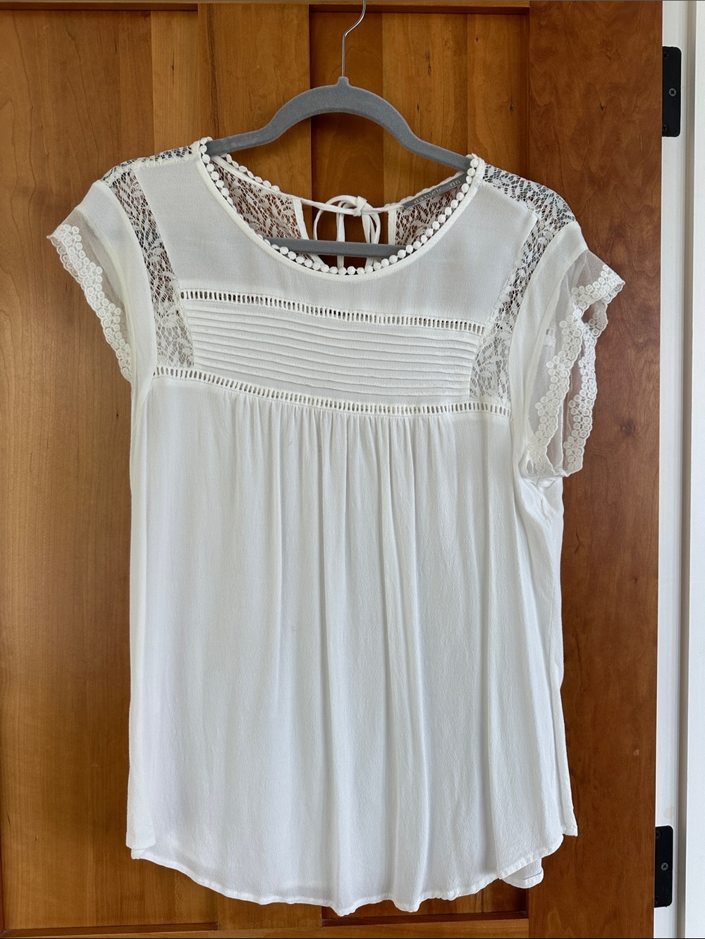 Daniel Rainn White Lace Yoke Cap-Sleeve Blouse
